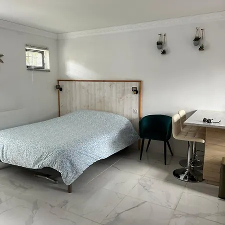 La Vie A Αρασόν